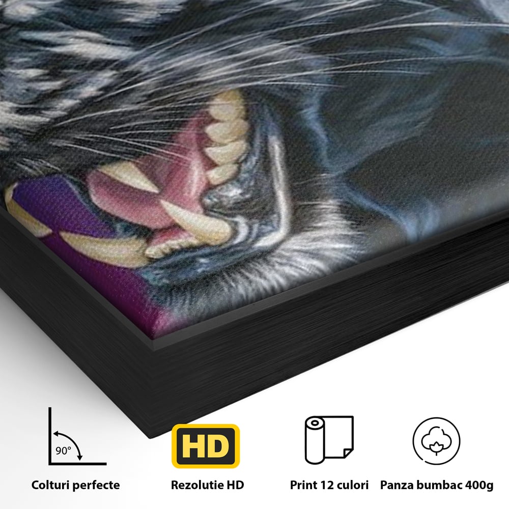 Detaliu al suprafetei: tablou canvas cu pantera neagra, in rama de aluminiu negru